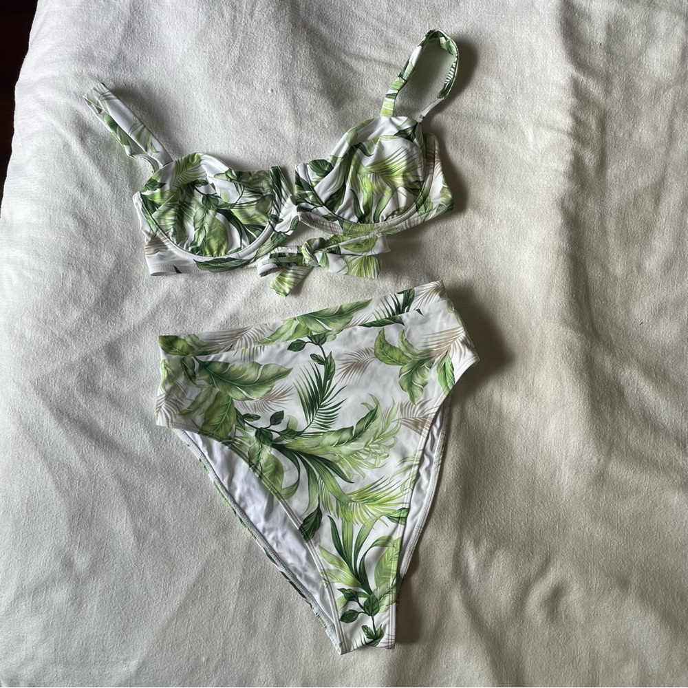 Monday Swimwear Tropical Leaf Print Bikini Set NWOT